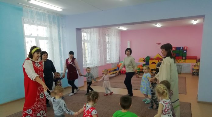 Народные традиции: в гостях у малышей
