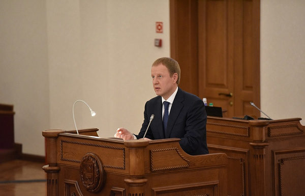Губернатор Виктор Томенко представляет отчет о результатах деятельности Правительства Алтайского края за 2022 год депутатам АКЗС