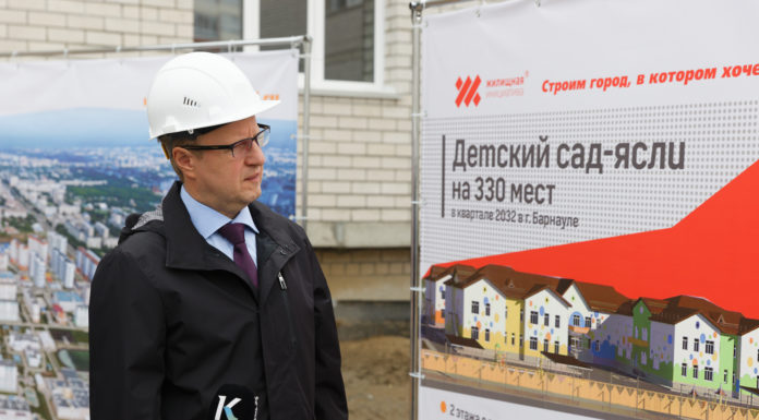 Губернатор Томенко поручил достроить детский сад в Барнауле