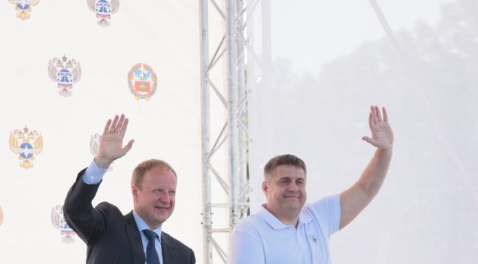 Губернатор Томенко и глава Росавтодора открыли расширенные участки Чуйского тракта